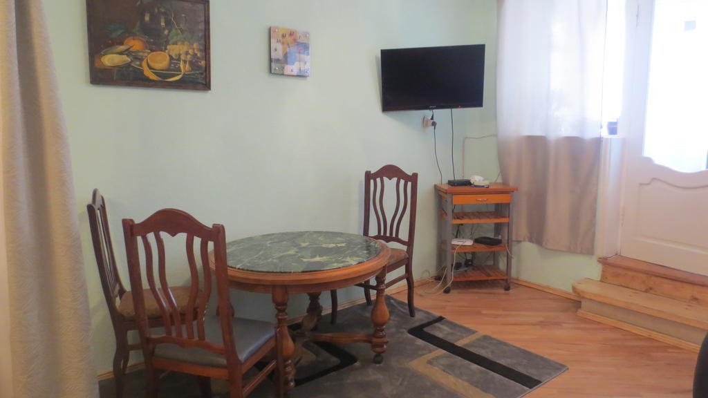Evrika Apartments On Rustaveli Avenue Tbilisi Room photo